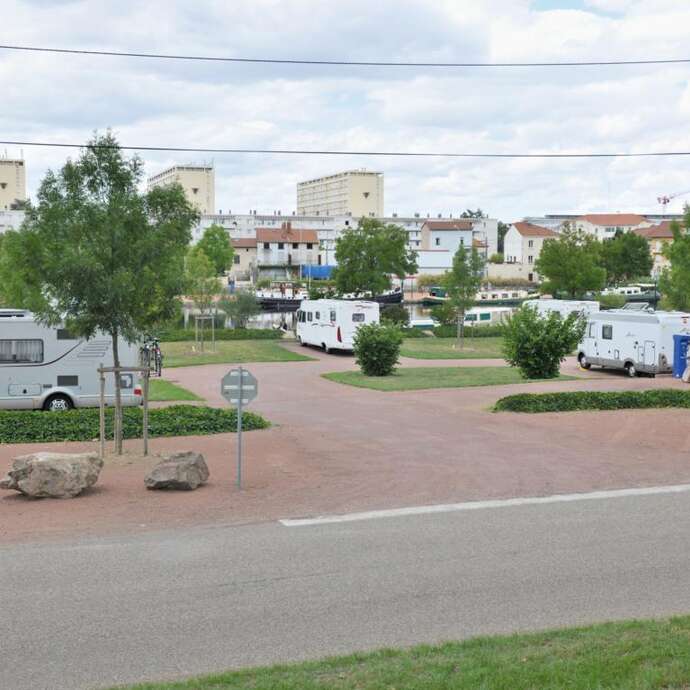 Aire de services et de stationnement Camping-cars