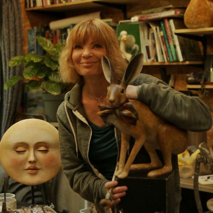 Sculpture en papier mâché - instants curieux
