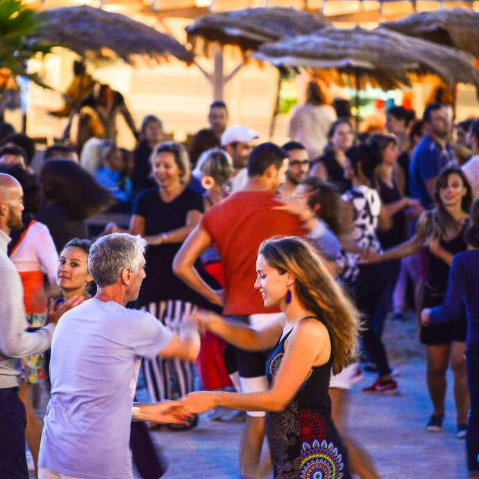 Salsa Domingo and Bachata evening at the Ekume
