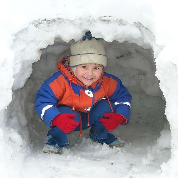 Construction d'igloo ou feu de camp