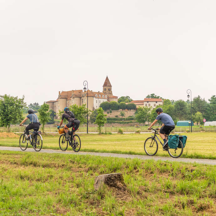 A la découverte de la Route des Vins Forez-Roannais en Loire Volcanique - En 3 ou 4 jours - De la gare de Roanne à la gare de Montbrison