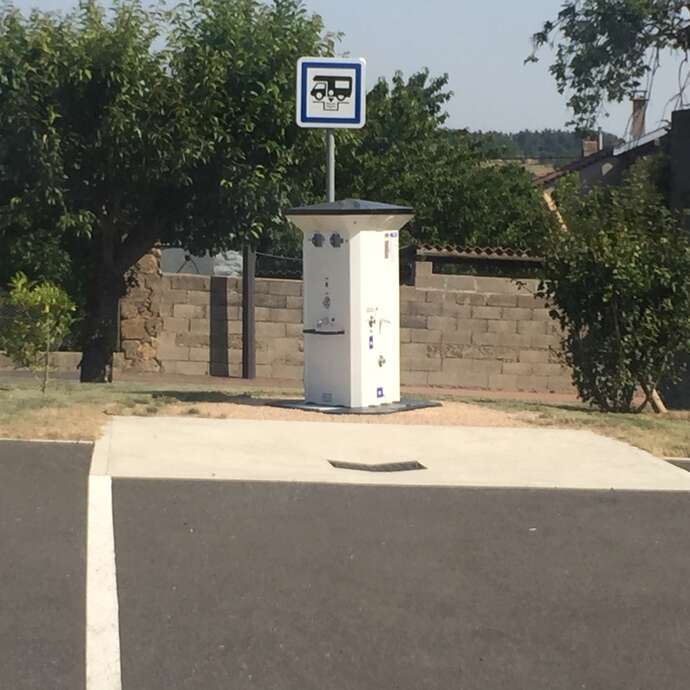 Aire de service et de stationnement camping-car