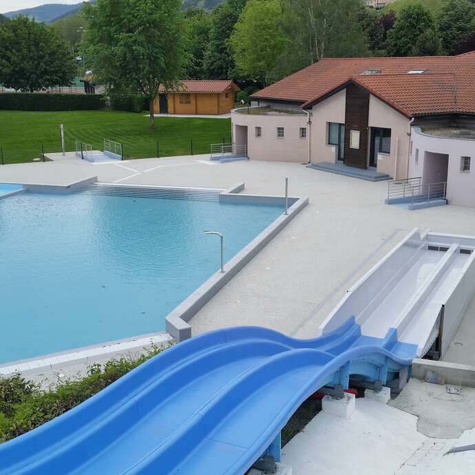 Piscine ludique de Bourg-Argental