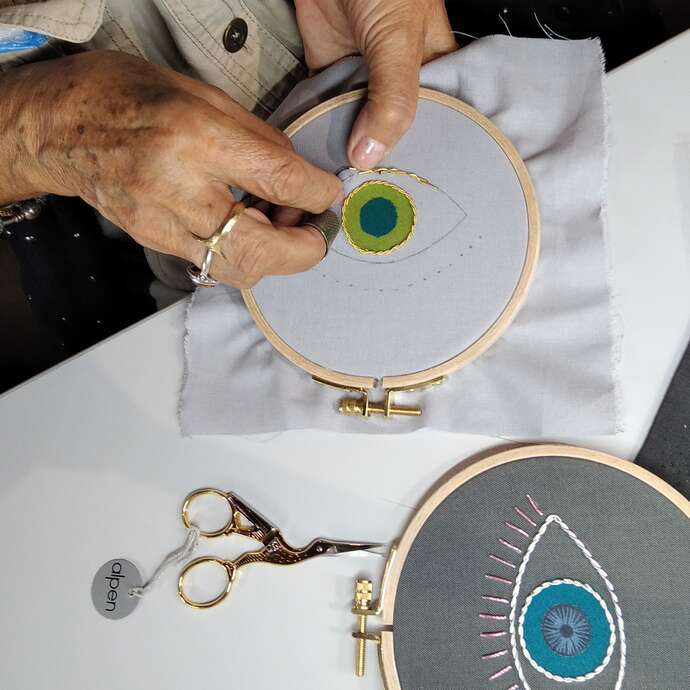 Initiation à la broderie or