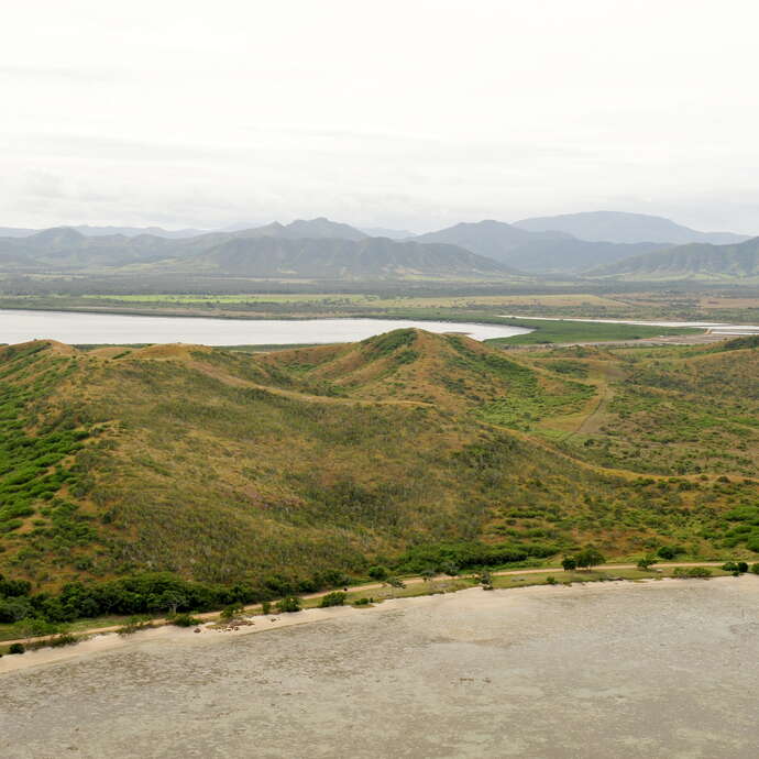 Plage de Ouano (à l'Ouest de presq. Î. Ouano)