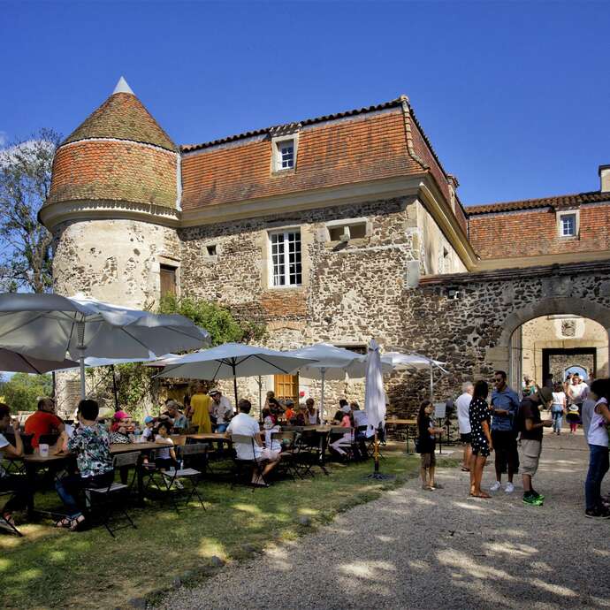 Bistrot d'été et food truck du Château de Goutelas