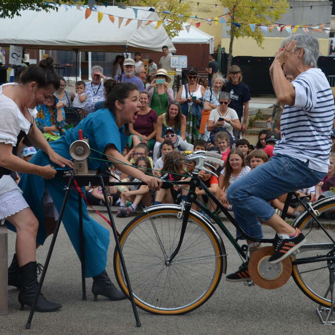 Frou-frou, une histoire de robe - atelier proposé par la Cie la Belle Trame