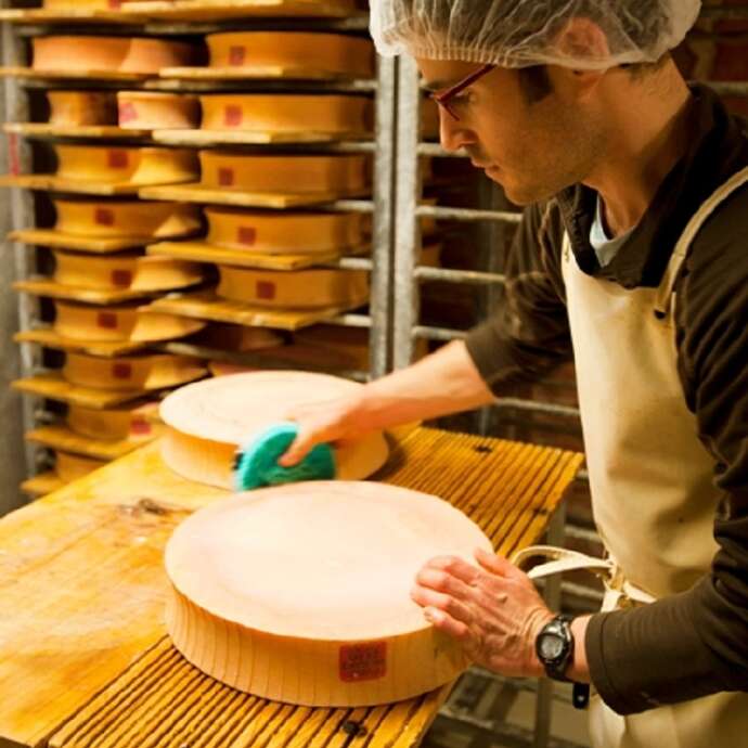 Visit to La Fruitiere (the La Chapelle Cheesemaking Co-op).