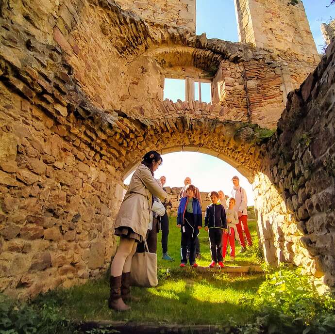 A l'assaut du château de Couzan - jeu en famille