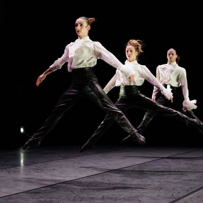 Annonciation - Un trait d'union - Larmes blanches