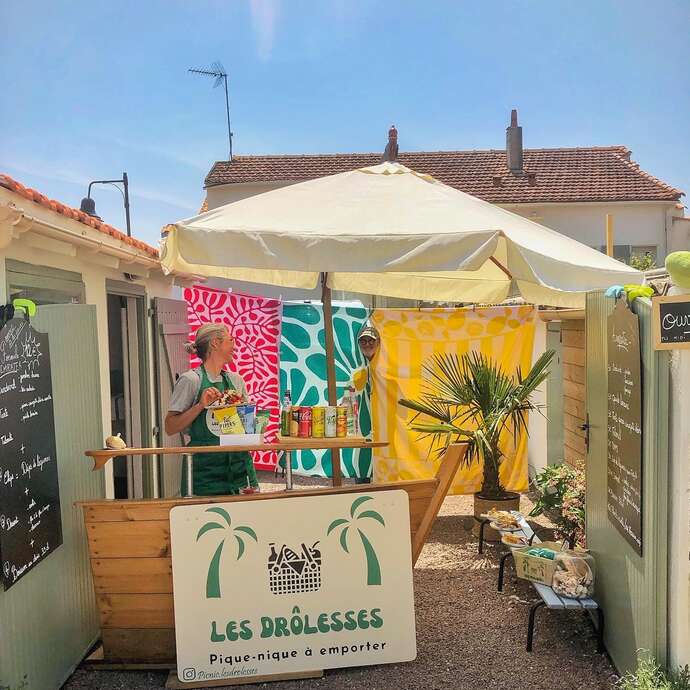 Les Drôlesses