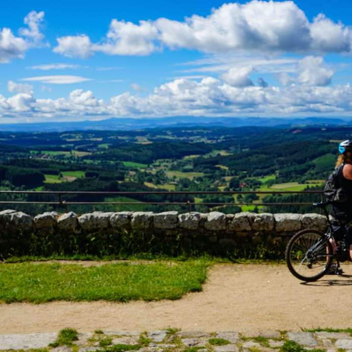 N°111 - Les villages de caractère - Espace VTT Montbrison-Monts du Forez