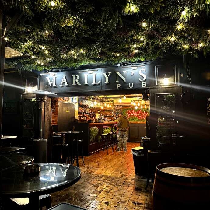 Marilyn's Pub