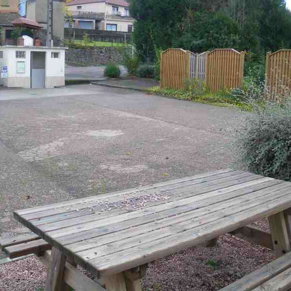 Aire de service et de stationnement camping-cars