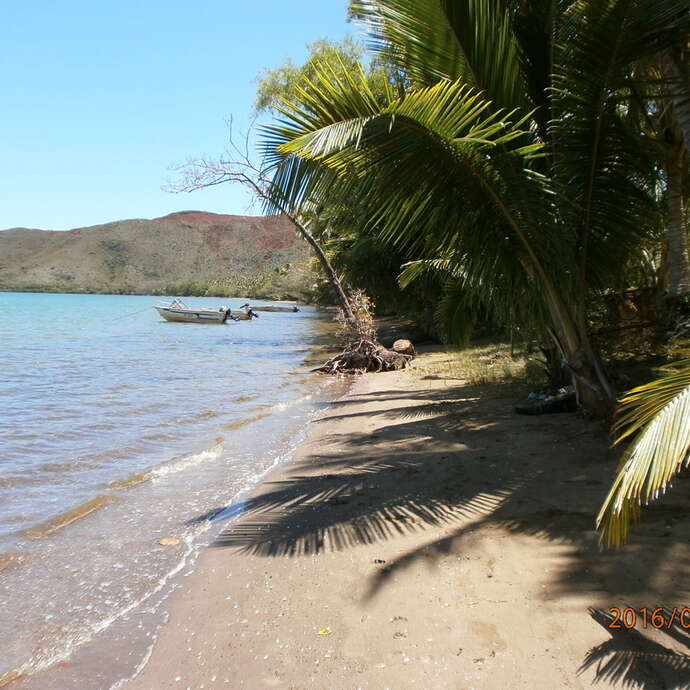 Plage de la tribu de Port Bouquet (St Roch)