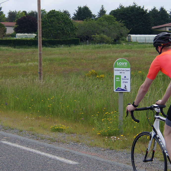 Boucle cyclable F9 : prenez de l'altitude à vélo : Balbigny / Violay