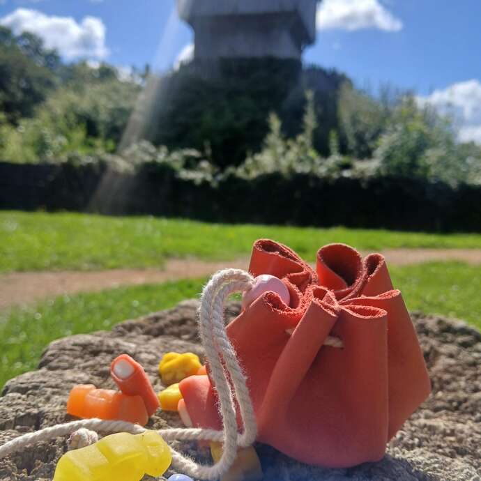 Atelier Bourses de cuir au Château à Motte