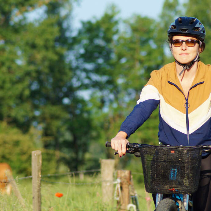 Boucle cyclable F1 : rendez-vous au château à vélo : Saint-Jodard / Château de la Roche