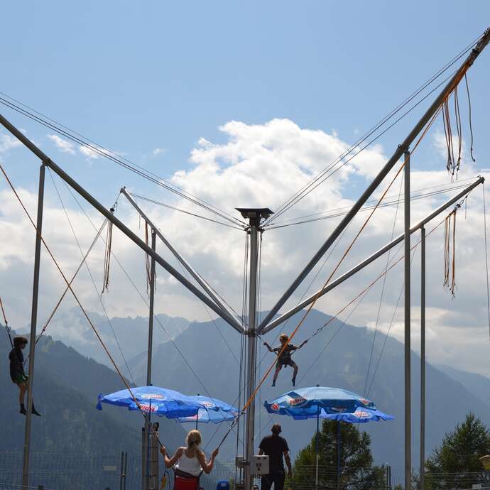Trampoline avec l'Ecole Suisse de ski
