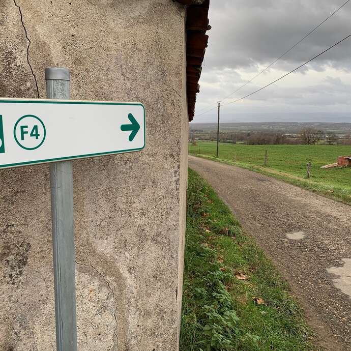 Boucle cyclable F4 : balade des deux villages à vélo : Pouilly-lès-Feurs / Néronde
