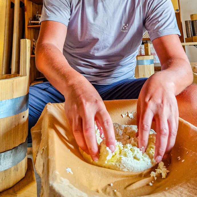 Atelier fabrication de la fourme – Immersion traditionnelle