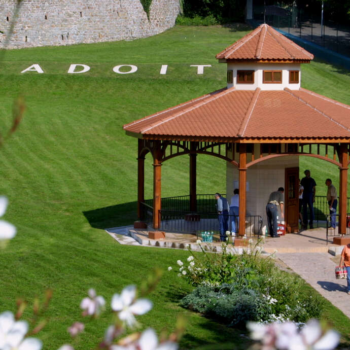Kiosque de puisage Badoit - fermé jusqu'au 15/05 pour maintenance