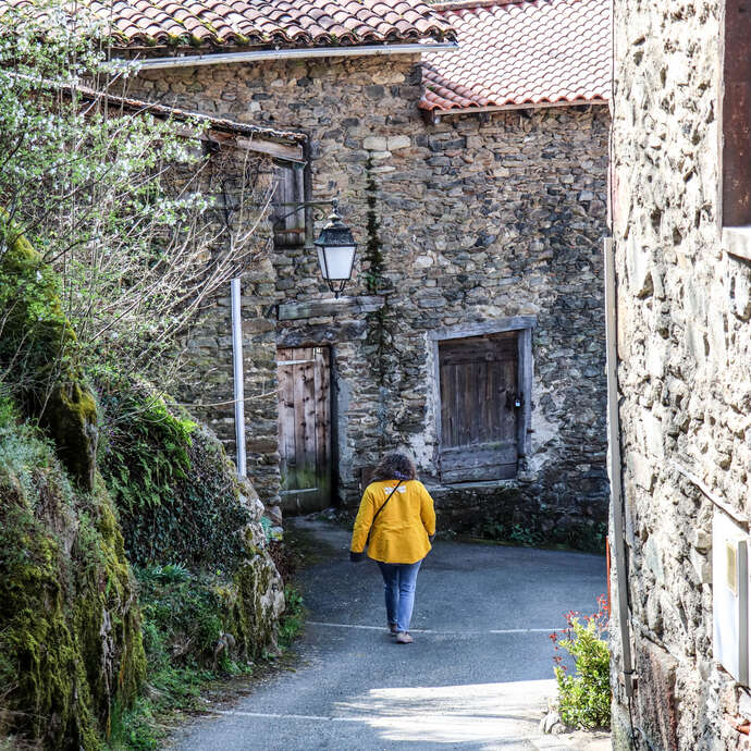 Parcourir les sentiers de Chagnon - La Cave du Curé